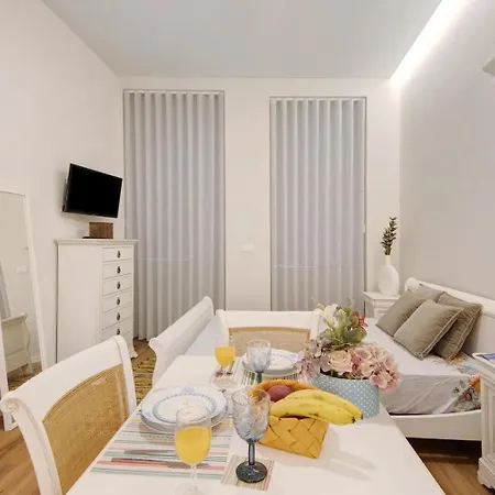 - -1 Apartment Porto