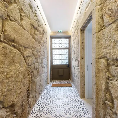 - -1 * Porto